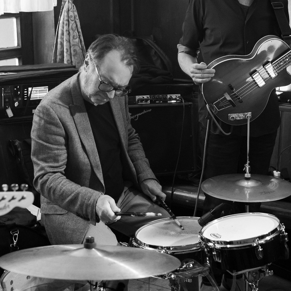 Dirk Ferdinand (drums)